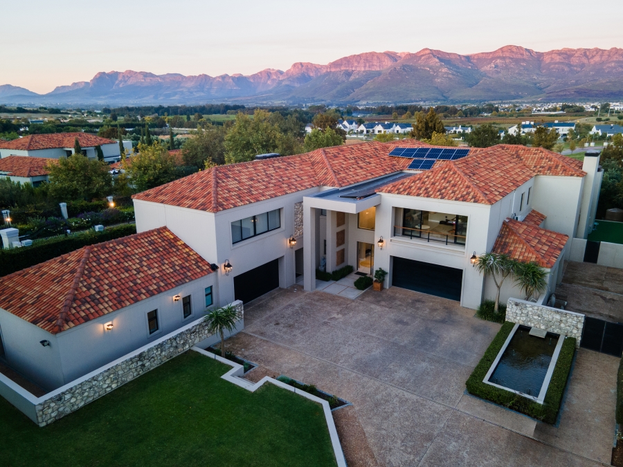 6 Bedroom Property for Sale in Winelands Western Cape